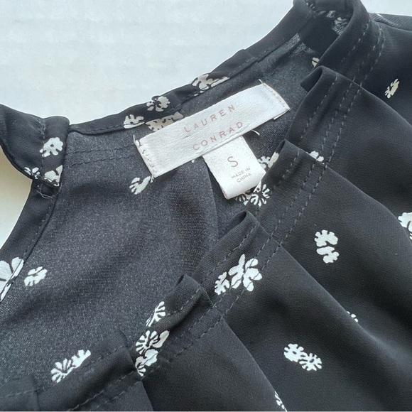 LC Lauren Conrad floral sleeveless blouse size small - Picture 6 of 9